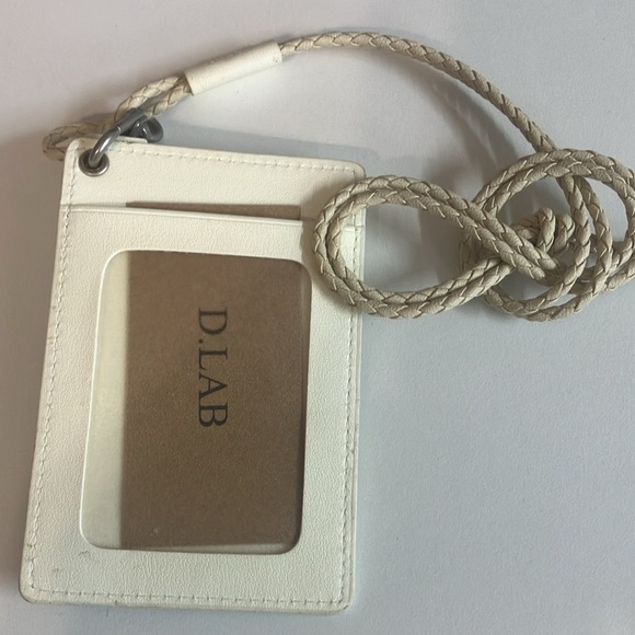 D.Lab Card Holder with Neck Tie - Picture 2 of 2